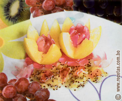 Flores de kiwi, uvas y gelatina, receta - recetas.com.bo