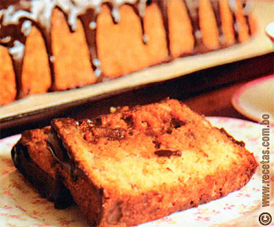 Queque de manjar y nueces