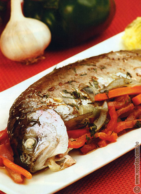 Pescado al vapor con verduras