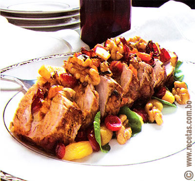 Cerdo asado relleno de frutas, receta - recetas.com.bo