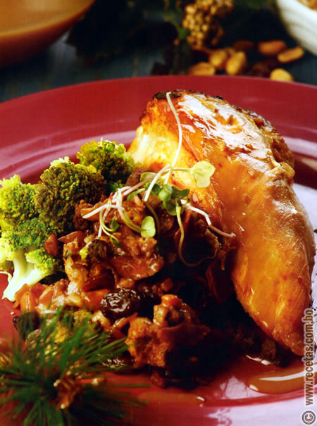 Pavo relleno de frutos secos, receta - recetas.com.bo
