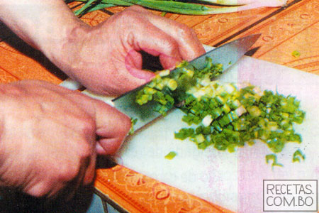 Preparación - Ají de lentejas con pollo - comida tradicional - recetas bolivianas - www.recetas.com.bo