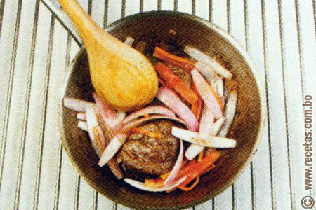 Preparación - Lomo saltado - Loncheras para el trabajo - Cocina saludable - Recetas Bolivia - www.recetas.com.bo