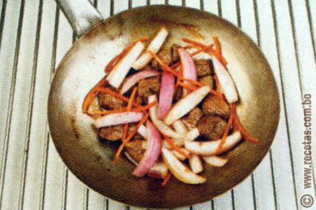 Preparación - Lomo saltado - Loncheras para el trabajo - Cocina saludable - Recetas Bolivia - www.recetas.com.bo