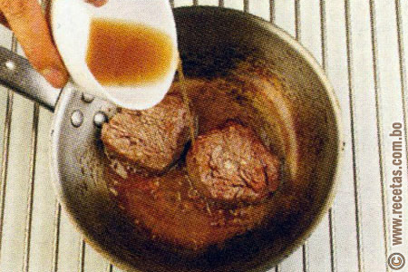 Preparación - Sudado de carne - Loncheras para el trabajo - Cocina saludable - Recetas Bolivia - www.recetas.com.bo
