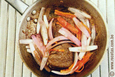 Preparación - Sudado de carne - Loncheras para el trabajo - Cocina saludable - Recetas Bolivia - www.recetas.com.bo