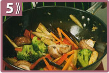 Condimentar con salsa de soja y pimienta, Berenjenas al wok