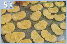 Sacarlas del horno y desdoblarlas - Cauquitas galletas