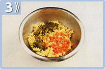Ensalada de fusilli al pesto, mezclar