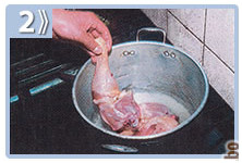 Escabeche de pollo - hervir en una olla