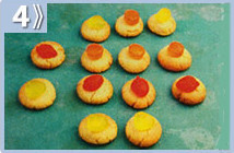 Galletas de gomitas, colocar una gomita al centro
