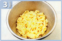 Pasta con habas, sancochar los fideos