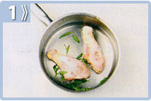 Piernas de pollo, aderezar el pollo con aceite de oliva