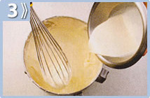 Queque de limón, adicionar la ralladura de limón y crema de leche