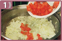 Tortilla de berenjena y arroz, rehogar la cebolla