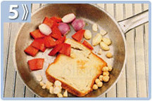 Zarzuela navideña, añadir el pimiento, sal y la cebolla