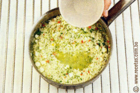 Preparación - Arroz con pollo - Loncheras para el trabajo - Recetas Bolivia - www.recetas.com.bo