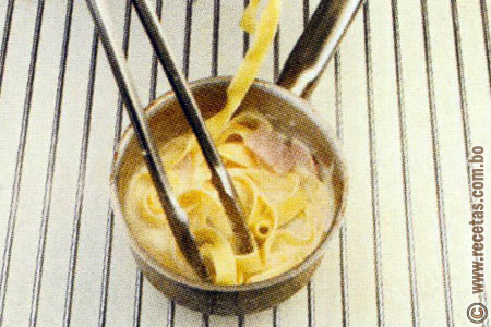 Preparación - Fetuccini a los Alfredo - Loncheras para el Trabajo - Loncheras, cocina saludable - Recetas Bolivia - www.recetas.com.bo